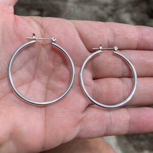 🔥 3 for $15 🔥 Silver hoop earrings